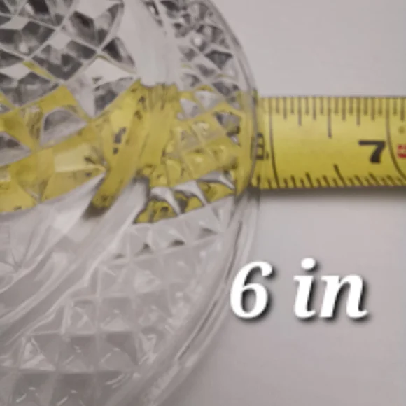 Elegant Clear Glass Dining Plate - Picture 3 of 4